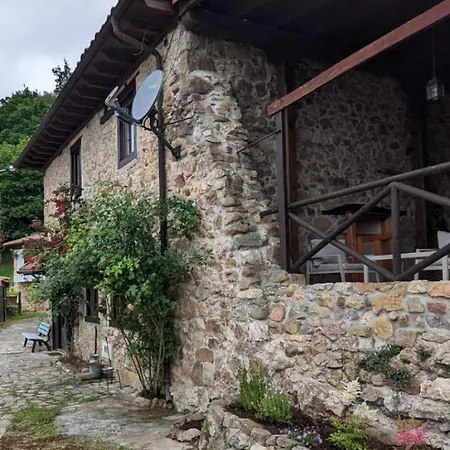 Casa Jimena Robledo (Asturias)